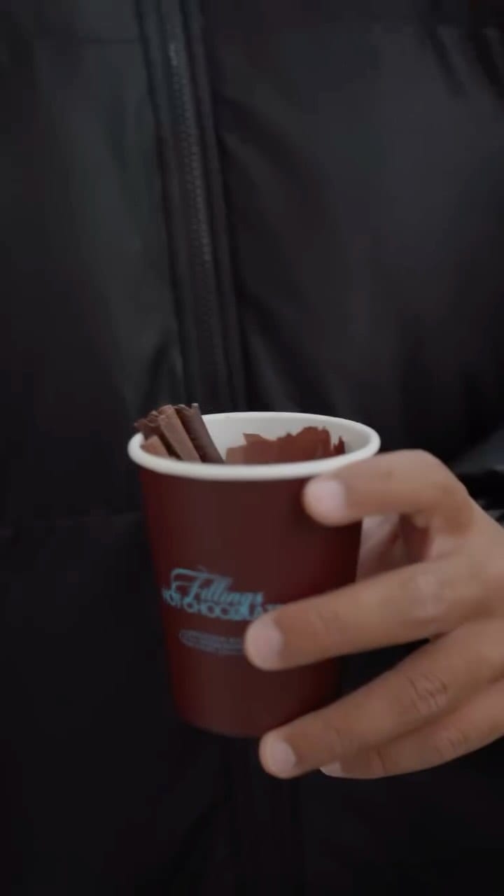 Post 8 by Fillings chocolate on Instagram (video)