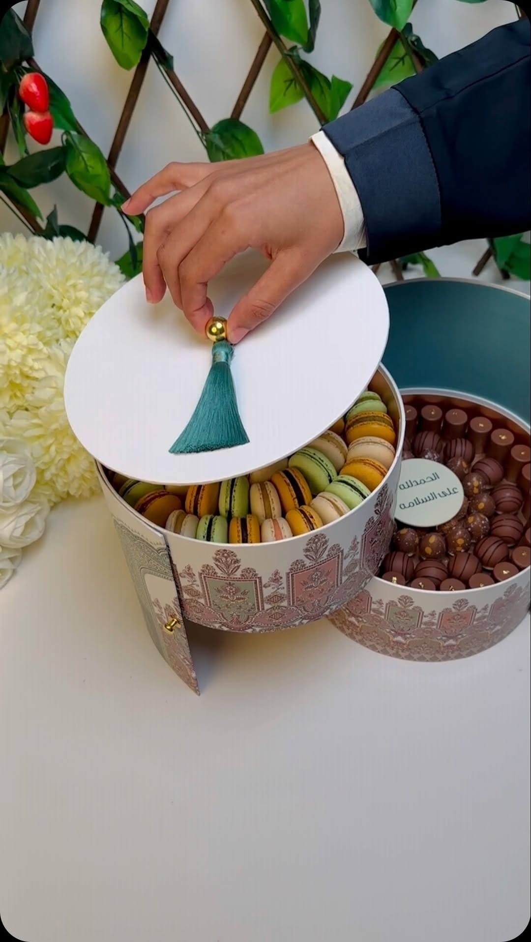 Post 10 by Le Macarons Chocolate Factory | لي ماكارون شوكولاتيه on Instagram (video)