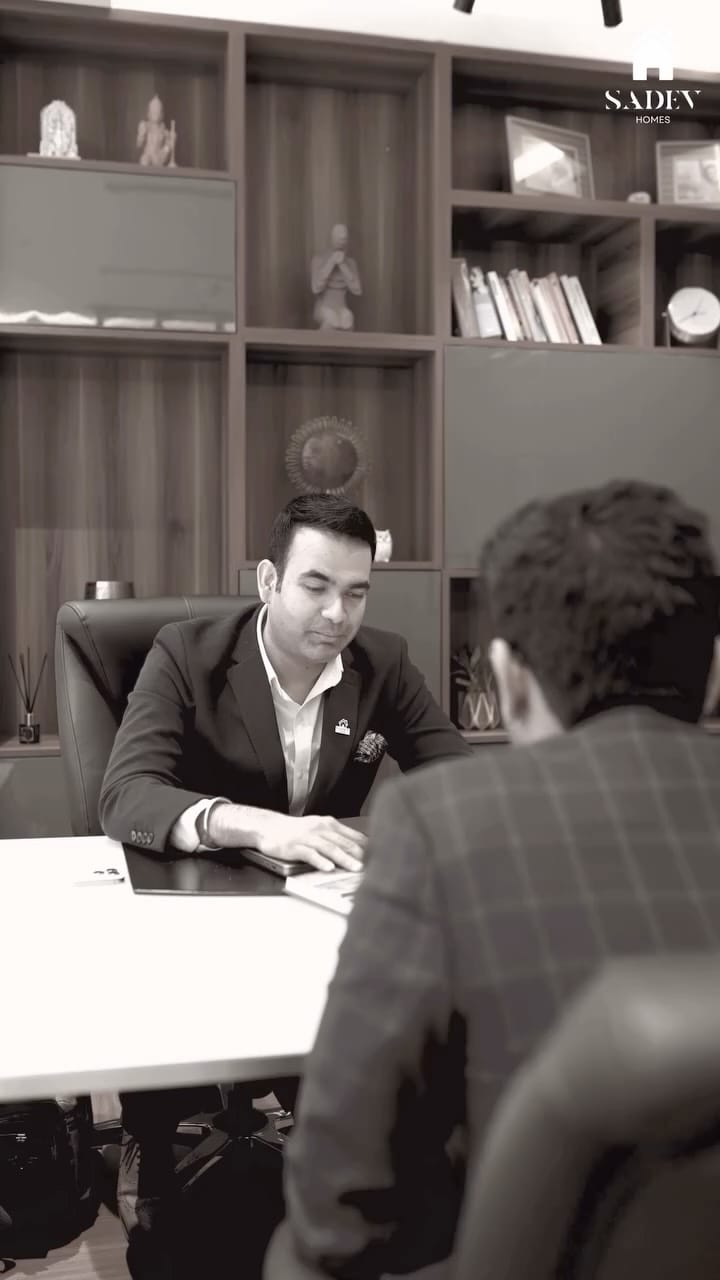 Post 8 by Saurabh Dewan on Instagram (video)