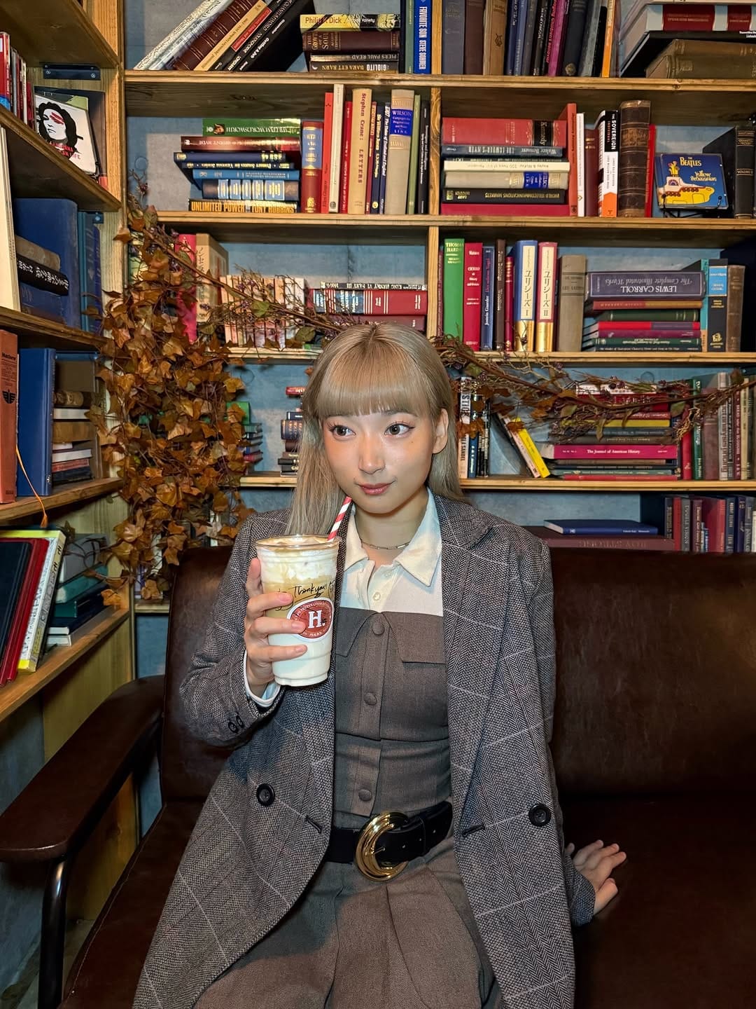 Post 4 by 𝐑𝐄𝐌𝐎𝐍𝐀 on Instagram (carousel)