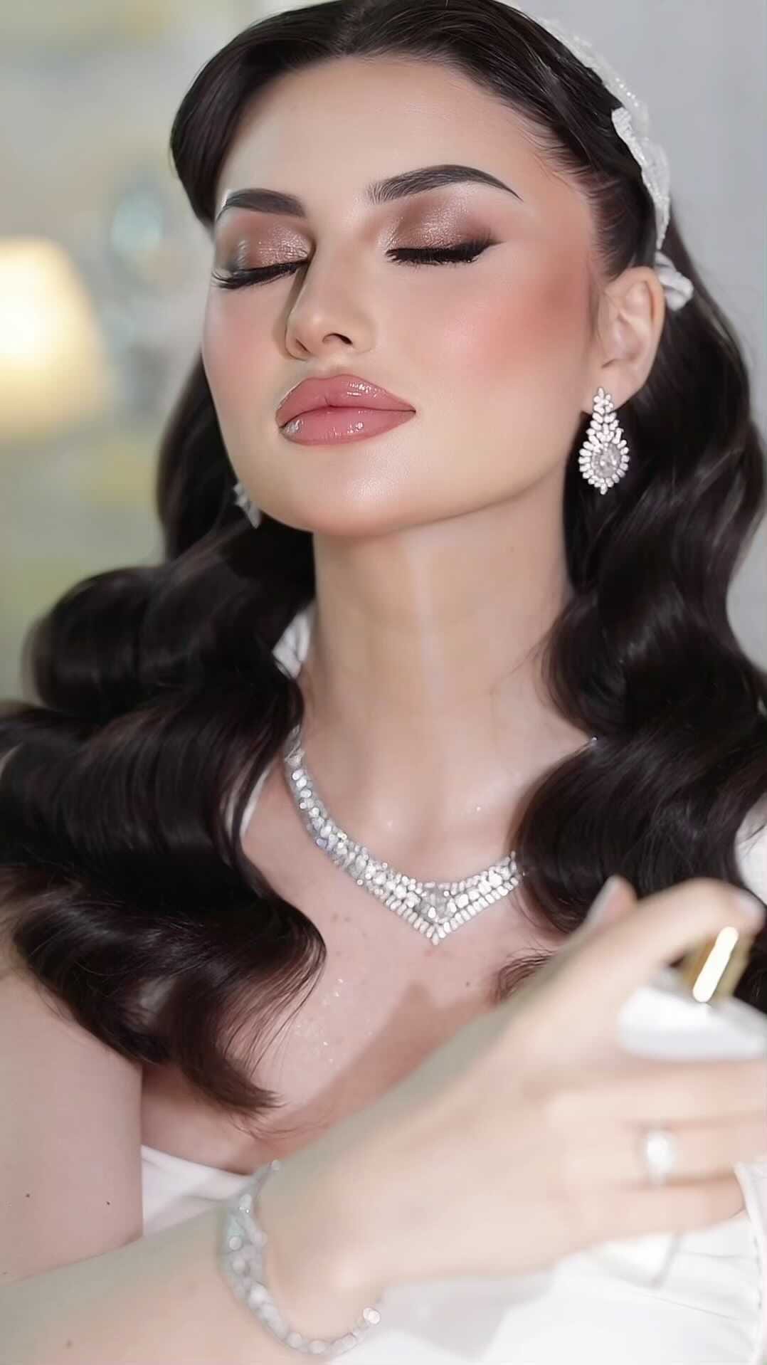 Post 8 by ميك اب ارتست عرايس | نوره الفروان on Instagram (video)