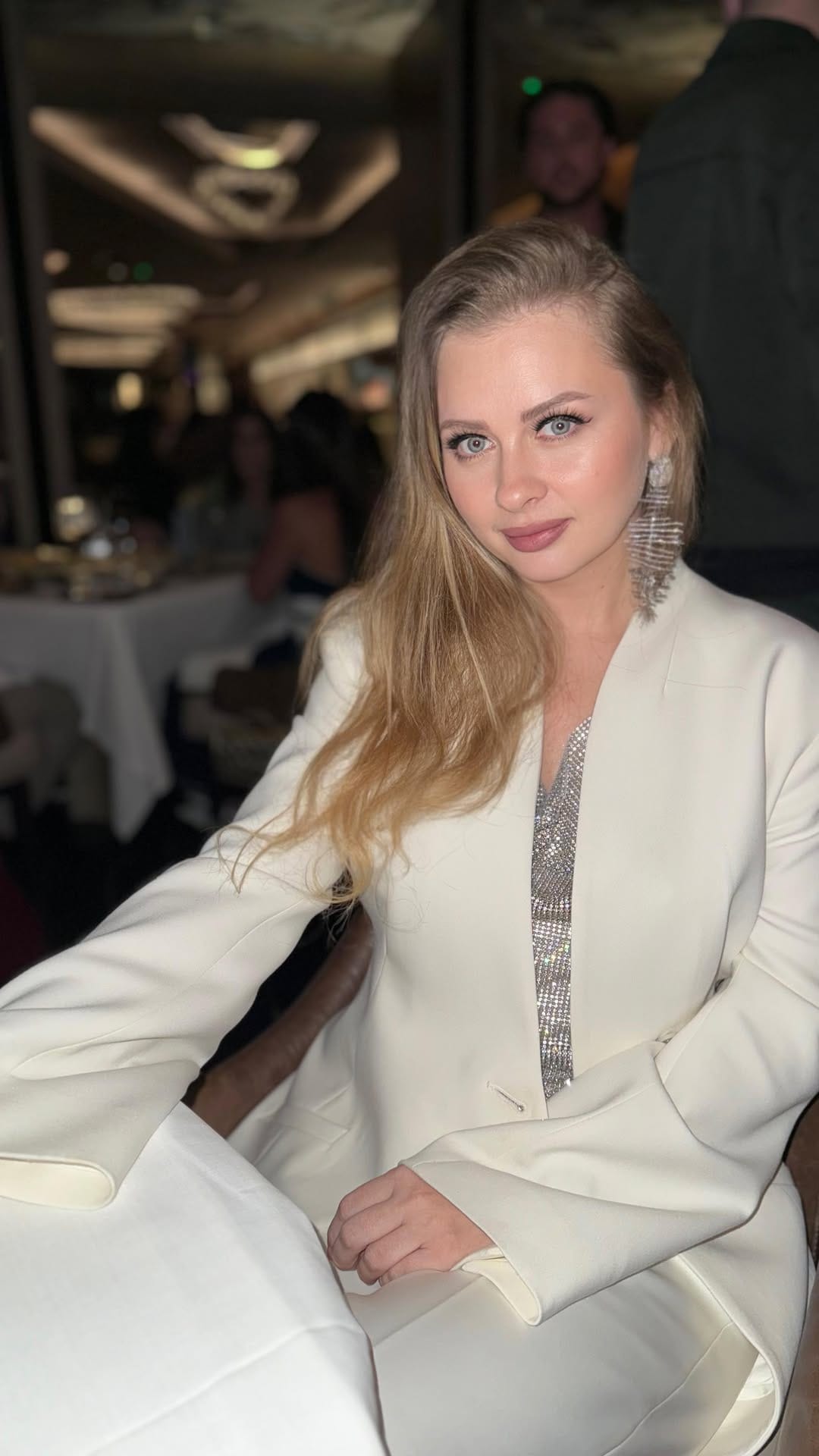 Post 1 by Fashion blogger | Lifestyle in Dubai on Instagram (video)