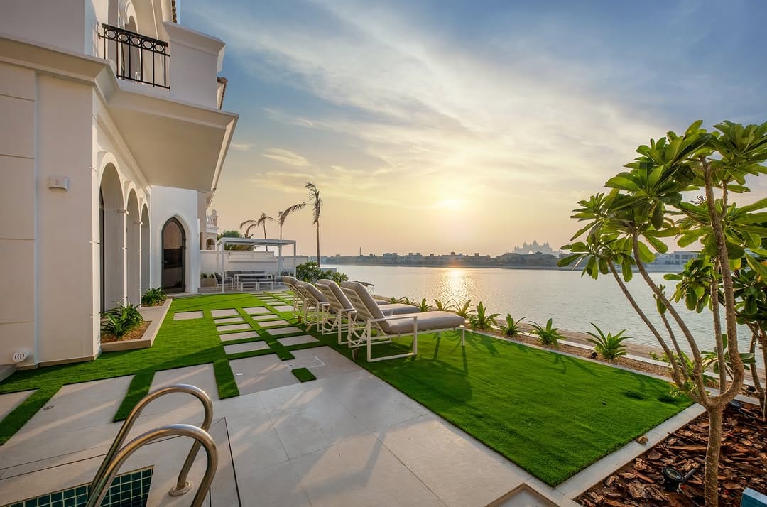 Post 9 by LUXURY MANSION on Instagram (carousel)