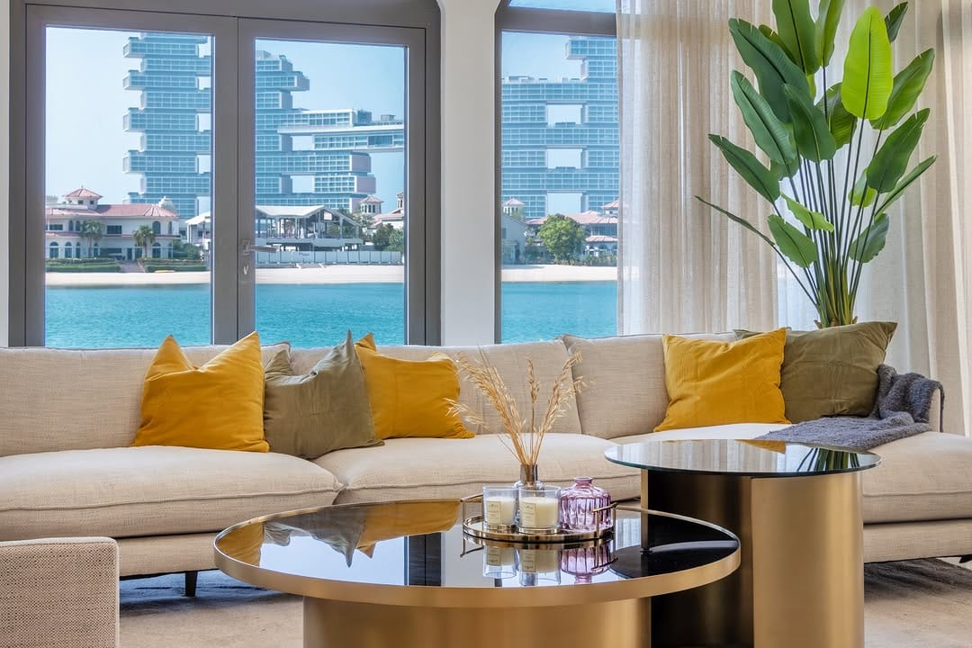 Post 5 by LUXURY MANSION on Instagram (carousel)
