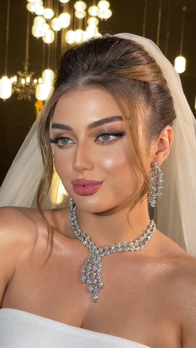 Post 8 by almaha makeup artist on Instagram (video)