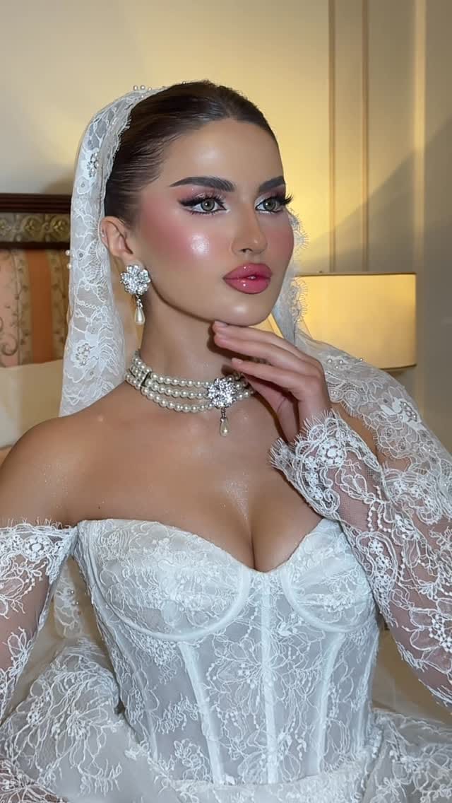 Post 6 by almaha makeup artist on Instagram (video)
