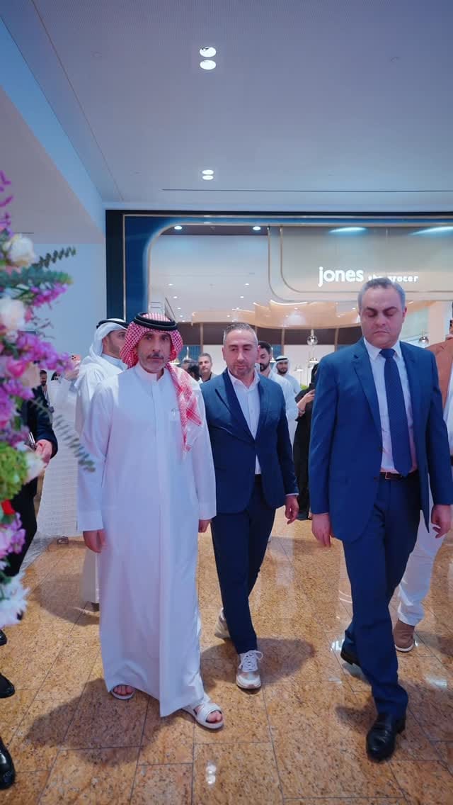 Post 5 by قمر  امين,Amar wadie Amin on Instagram (video)