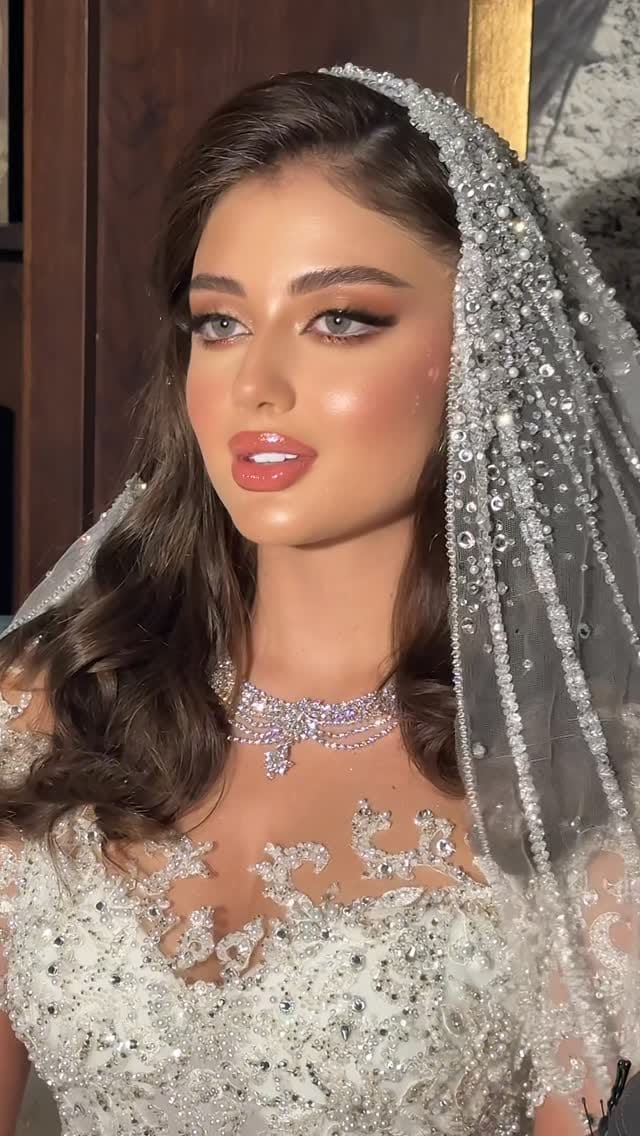 Post 9 by almaha makeup artist on Instagram (video)