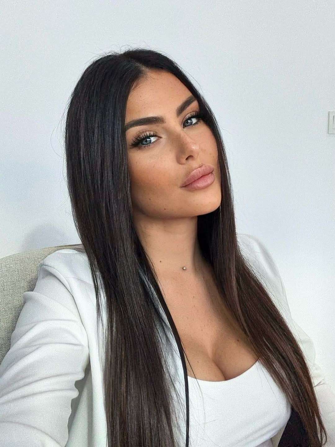 Post 4 by Alessandra Graziani on Instagram (image)