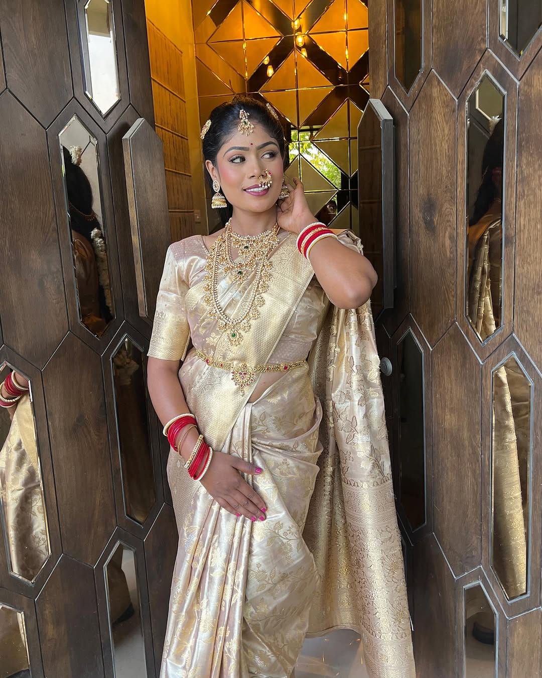 Post 9 by Neha Bagde |Makeup artist |Nagpur on Instagram (carousel)