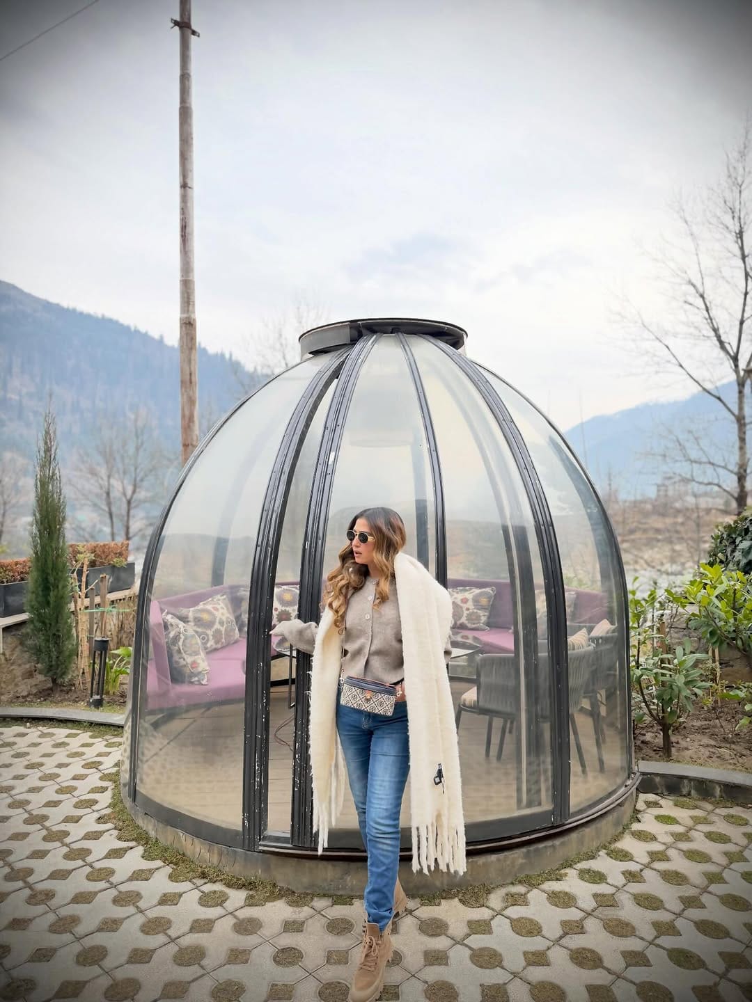 Post 6 by Kavita Kairalia | Make up Artist on Instagram (carousel)