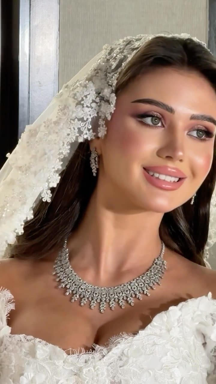 Post 5 by ميك اب ارتست - ساره القاسم on Instagram (video)