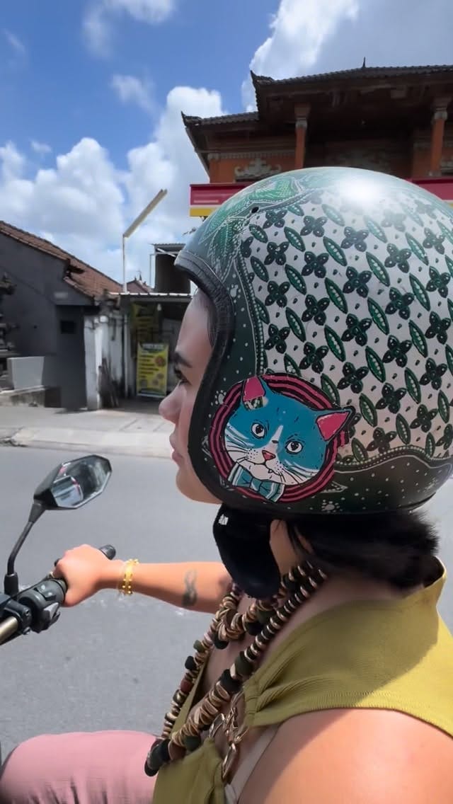 Post 1 by Cherouk Cherif - شُرُوق شَرِيف on Instagram (video)