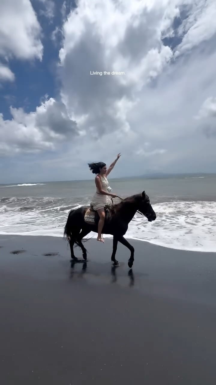 Post 6 by Cherouk Cherif - شُرُوق شَرِيف on Instagram (video)