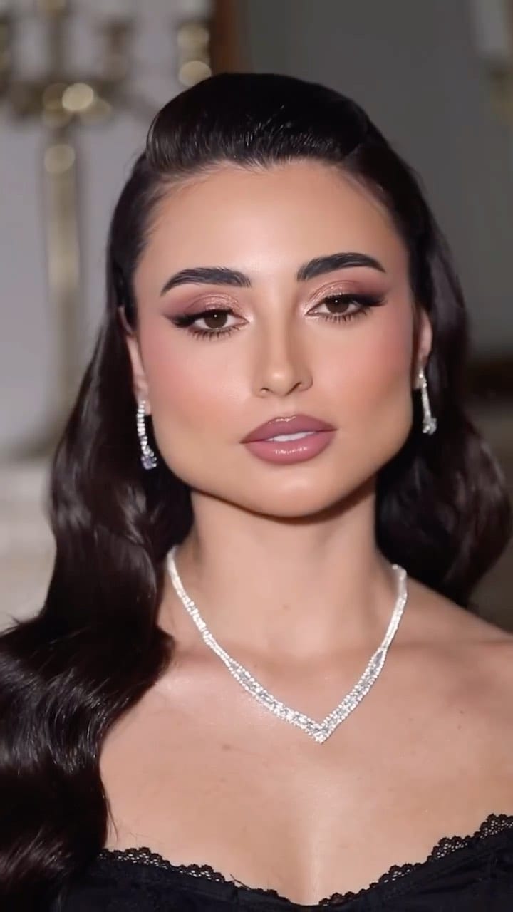 Post 4 by امل البكري on Instagram (video)