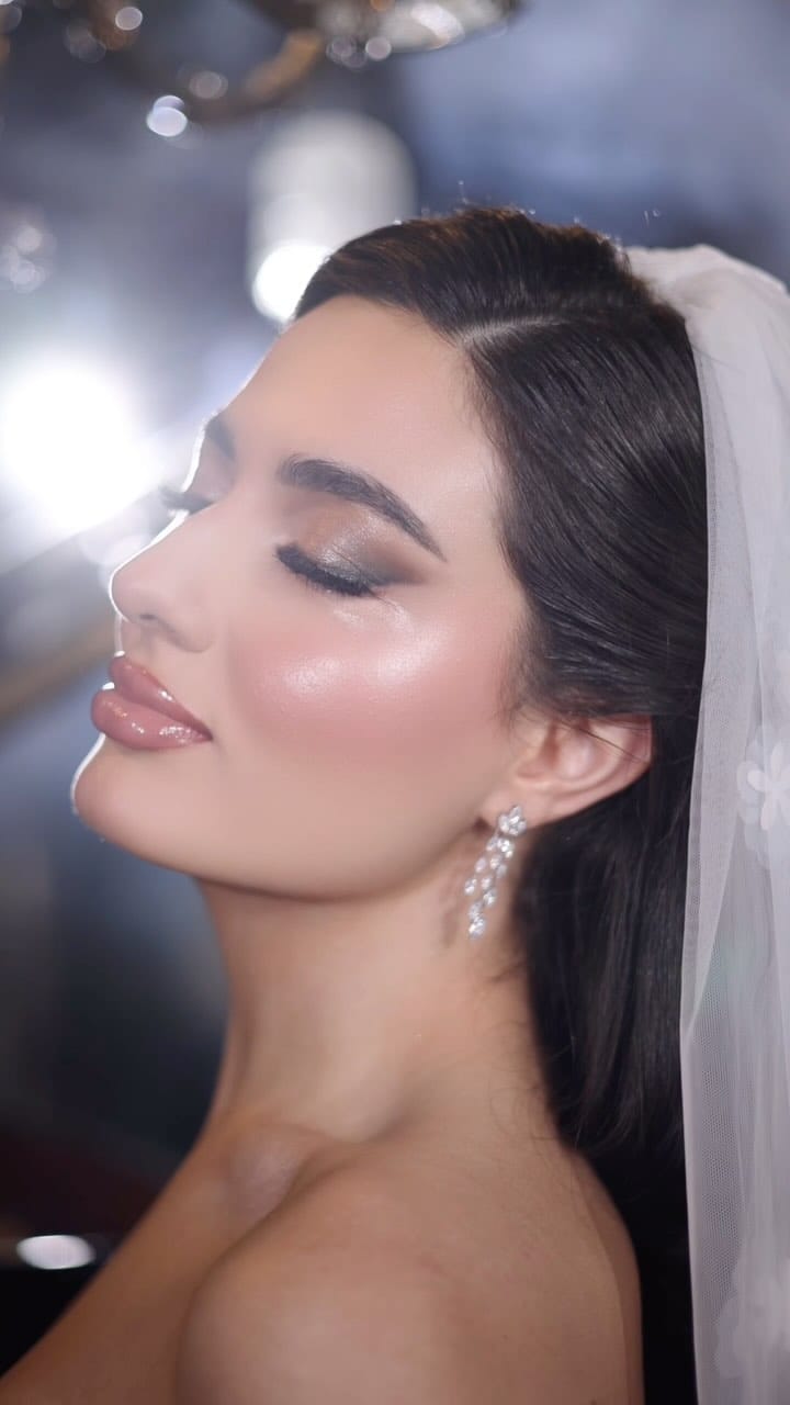 Post 9 by Halima Makeup✨ on Instagram (video)