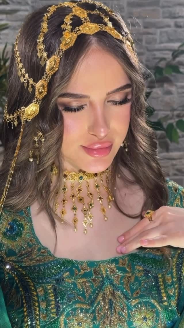 Post 6 by Alhoor Make Up Artist 🇦🇪 on Instagram (video)