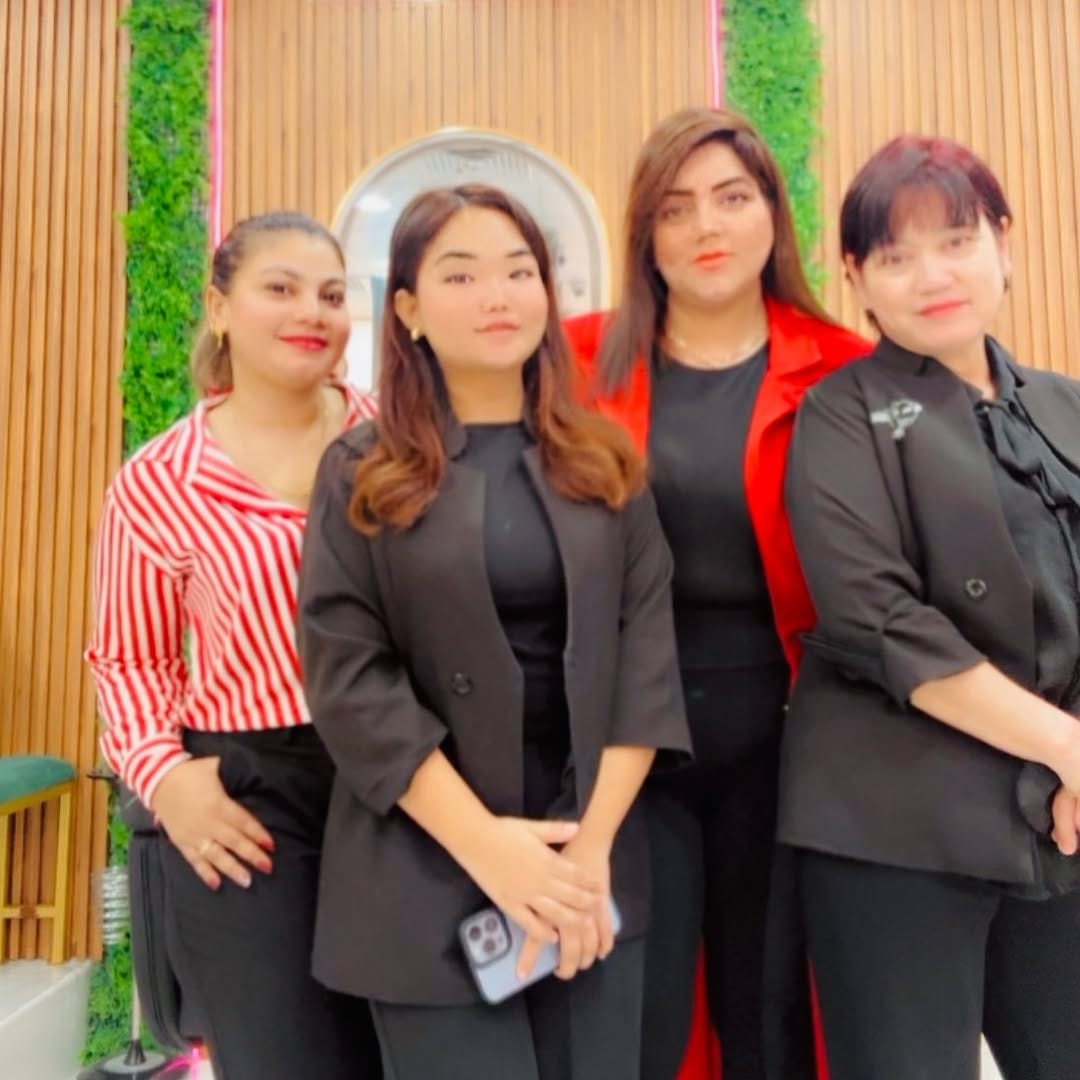 Post 9 by Farah Idrees on Instagram (image)