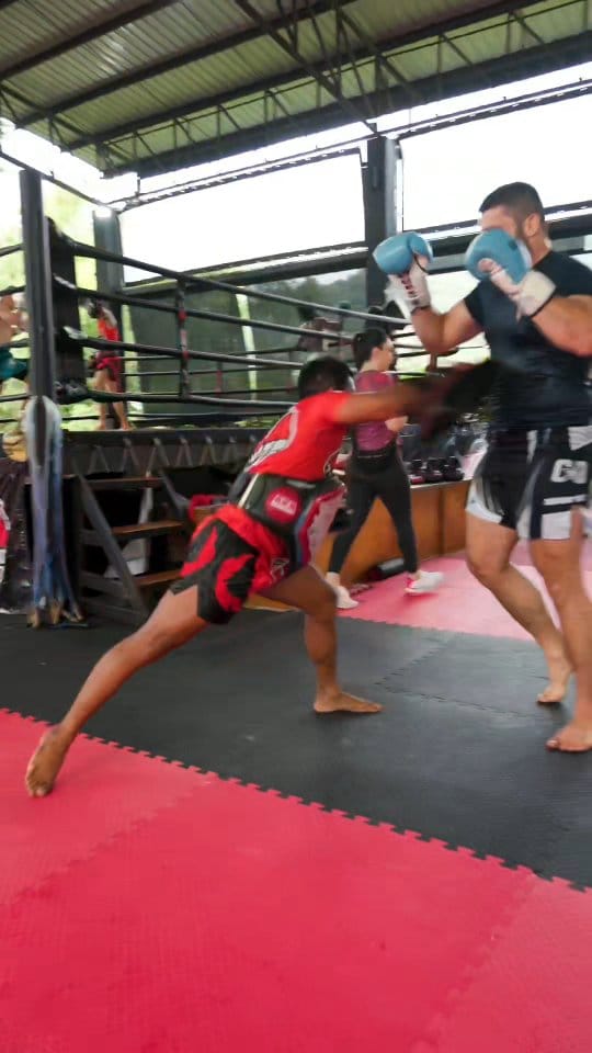 Post 7 by Kru James | สรรพวุฒิ กันตังกุล | Muay Thai Trainer | Thailand on Instagram (video)