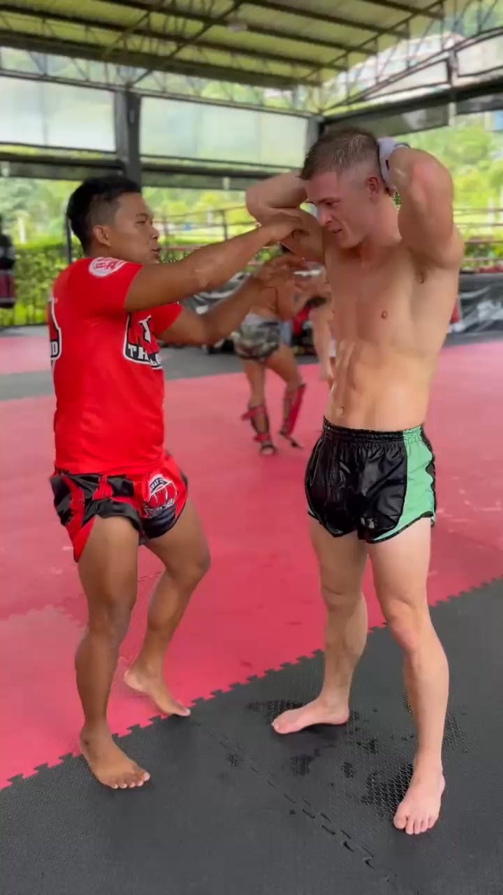 Post 9 by Kru James | สรรพวุฒิ กันตังกุล | Muay Thai Trainer | Thailand on Instagram (video)