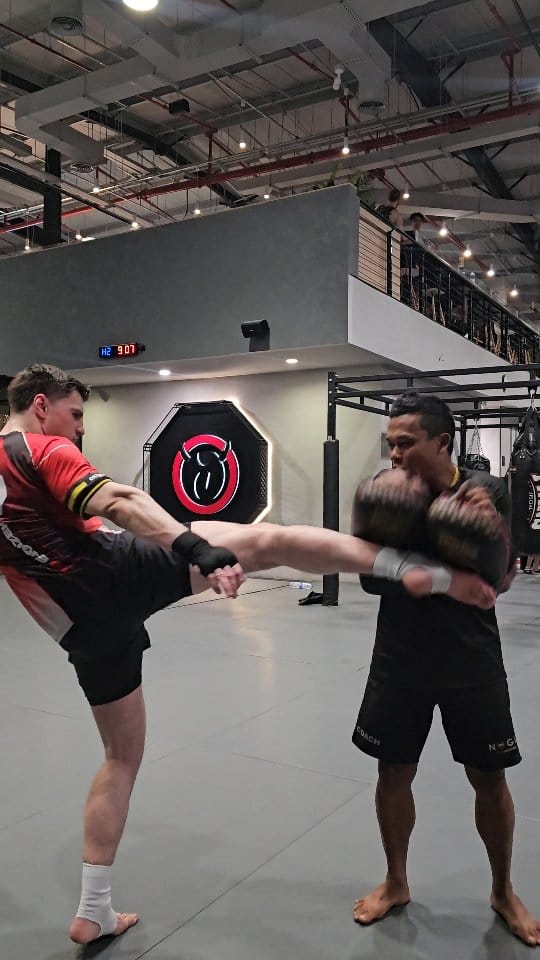 Post 4 by Kru James | สรรพวุฒิ กันตังกุล | Muay Thai Trainer | Thailand on Instagram (video)