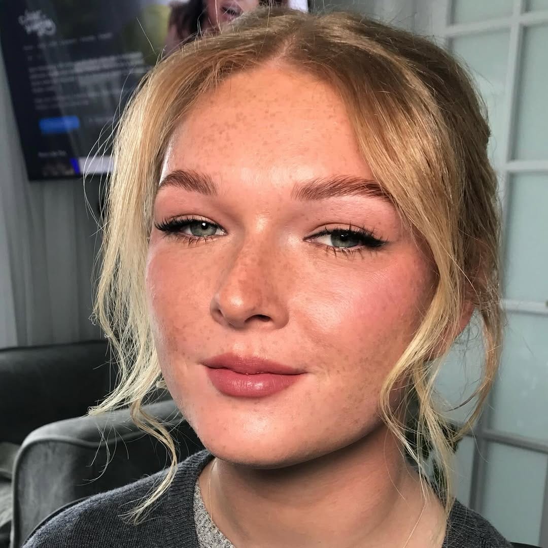 Post 8 by PROFESSIONAL HAIR & MAKEUP ARTISTS on Instagram (image)