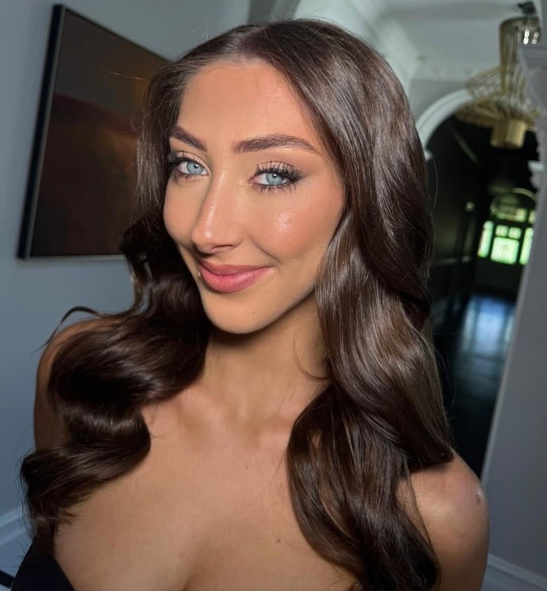 Post 9 by PROFESSIONAL HAIR & MAKEUP ARTISTS on Instagram (carousel)