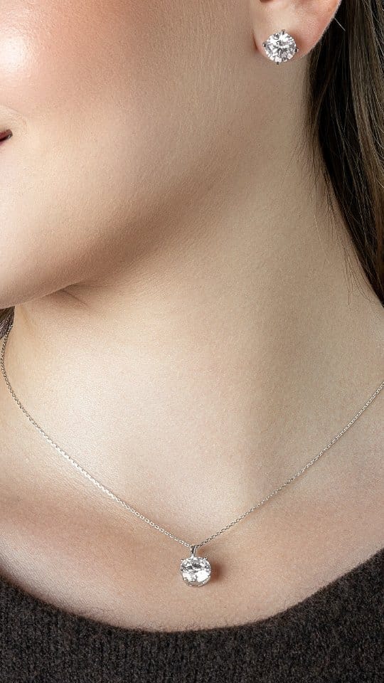 Post 4 by Liali Jewellery on Instagram (video)