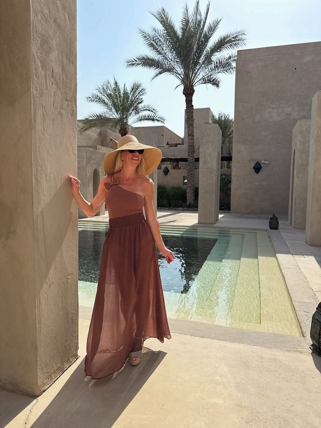 Post 7 by LIZZY KEYES | PERSONAL STYLIST on Instagram (image)