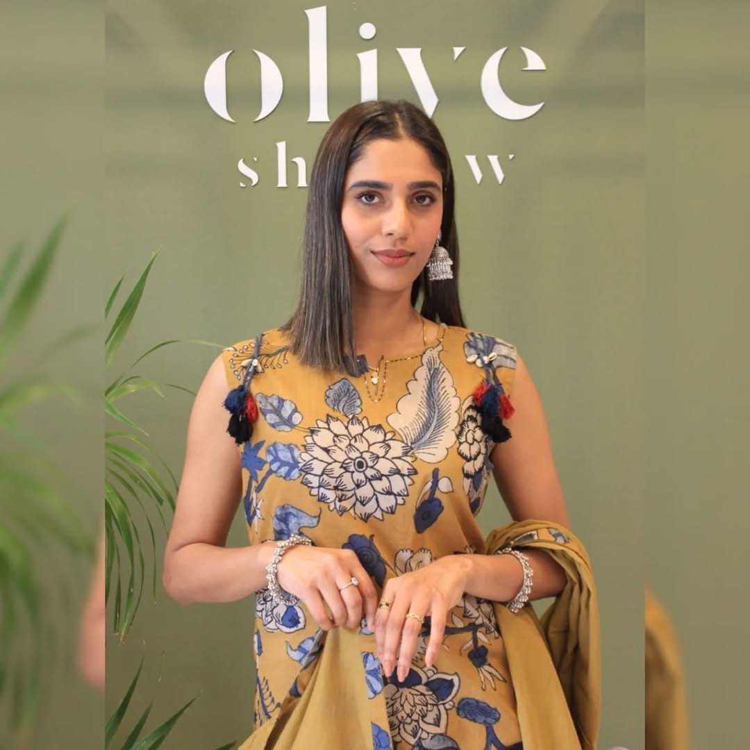Post 8 by Olive shadow on Instagram (carousel)