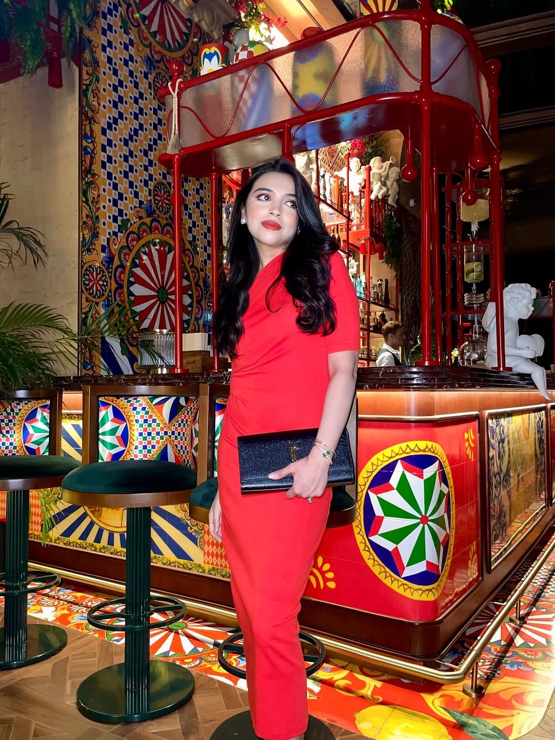 Post 2 by Meenal Qadir Khan on Instagram (carousel)