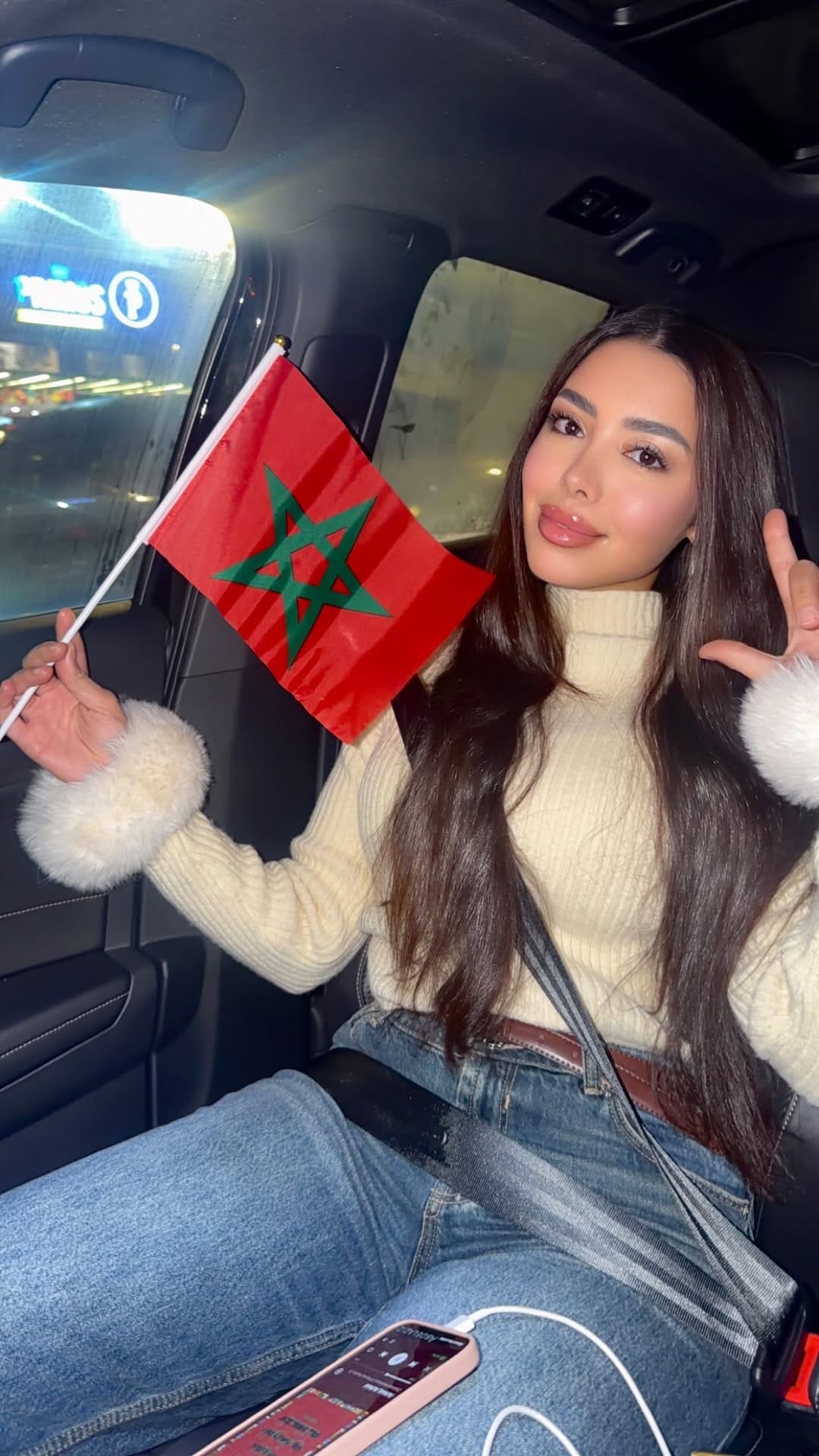 Post 1 by Dina Lambarki on Instagram (video)