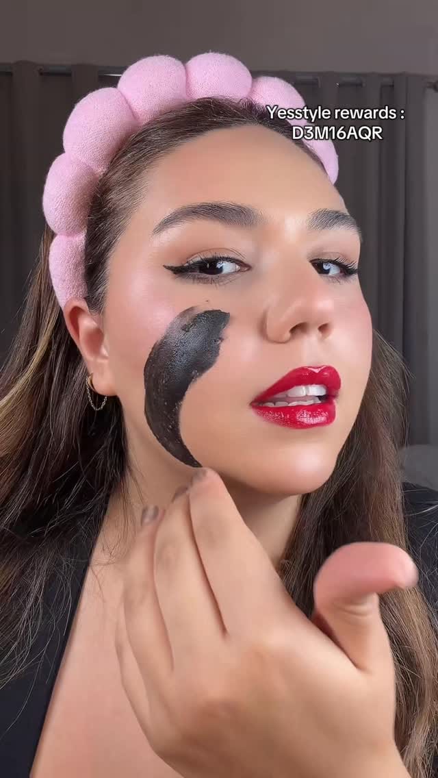 Post 6 by Dalia Naser on Instagram (video)