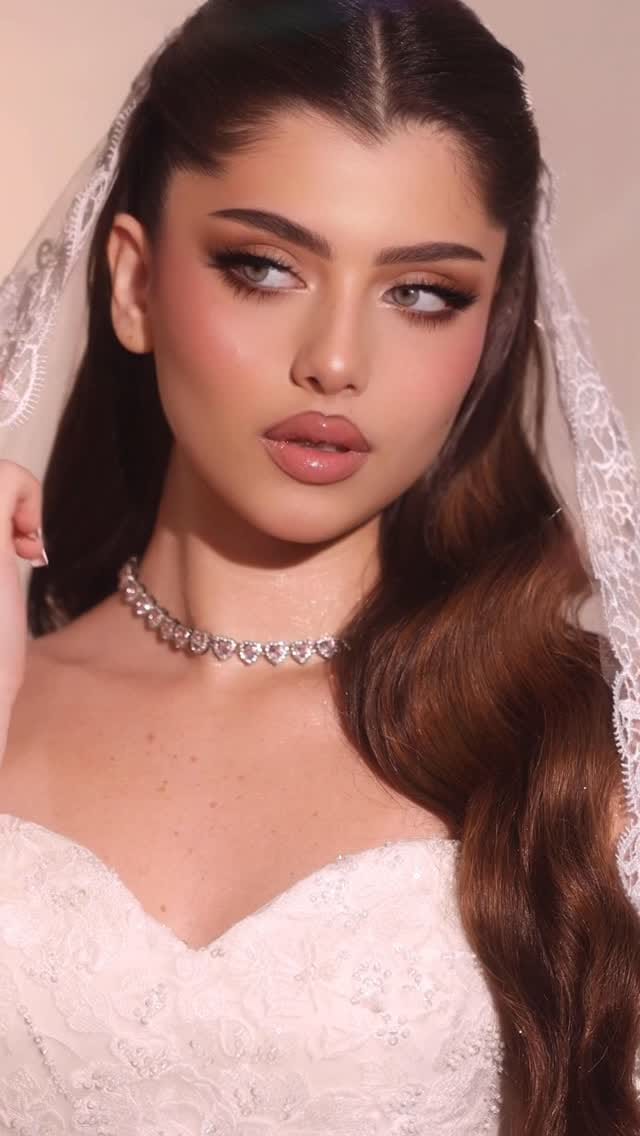 Post 1 by Dubai Makeup artist on Instagram (video)