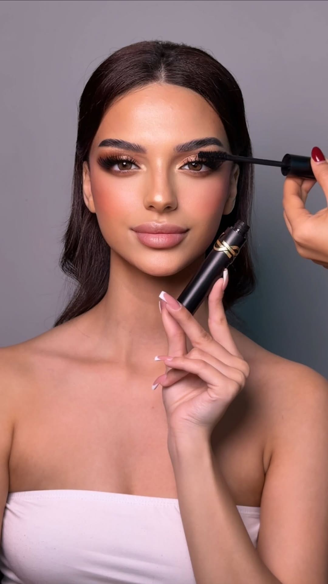 Post 7 by Dubai Makeup artist on Instagram (video)