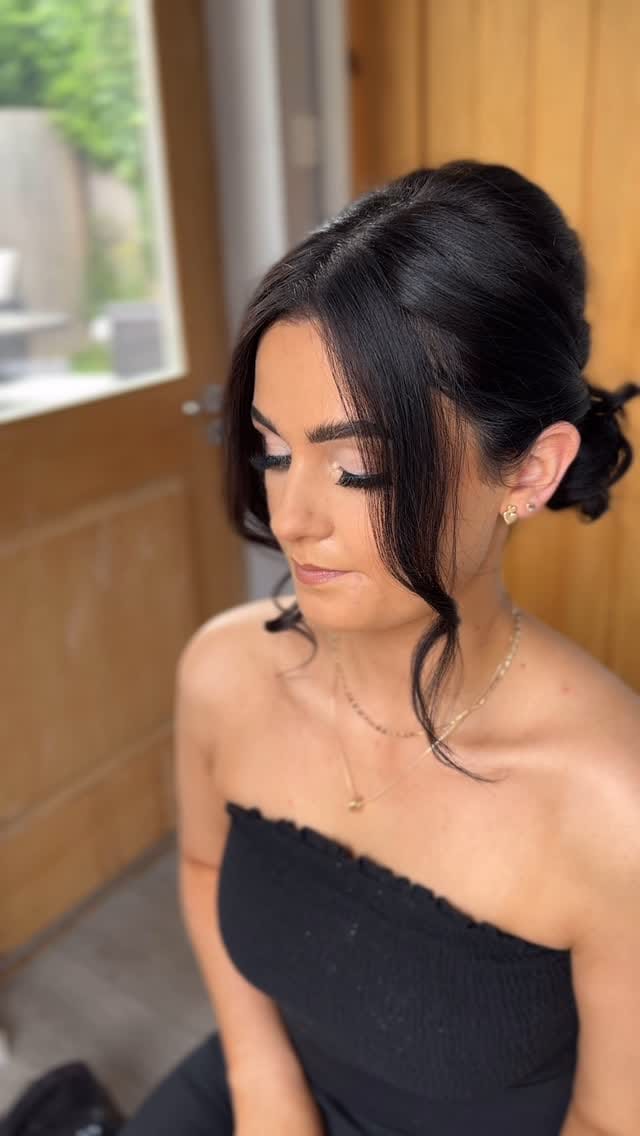 Post 2 by Sonia Abbas | Makeup & Hair Artist on Instagram (video)