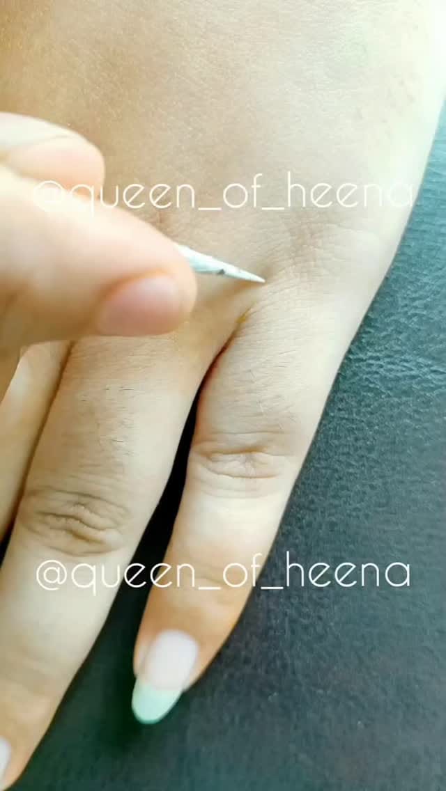 Post 6 by henna/نقش حنة on Instagram (video)