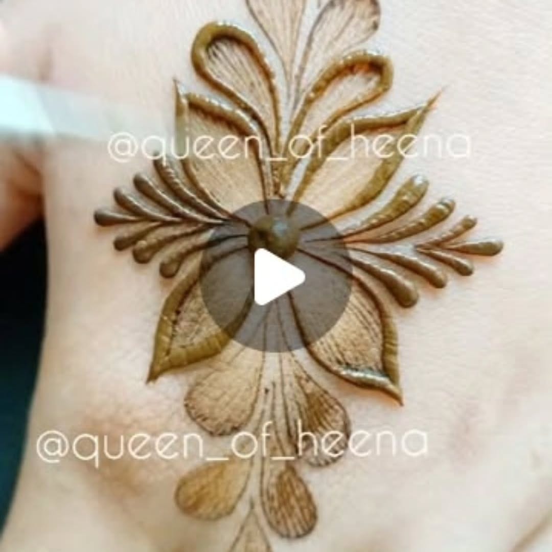 Post 3 by henna/نقش حنة on Instagram (image)