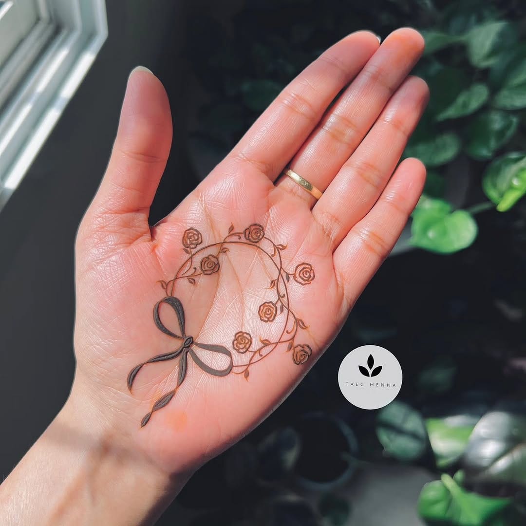 Post 2 by henna/نقش حنة on Instagram (image)