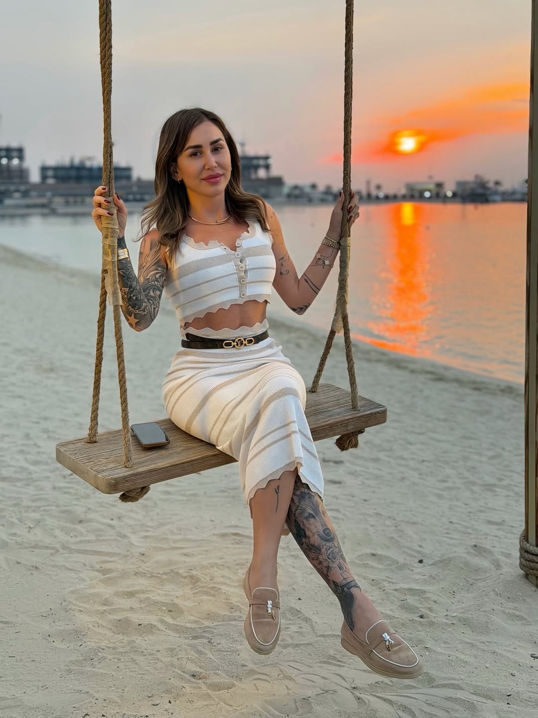 Post 1 by ⋆𝓨𝓸𝓵𝓵𝓪𝓷𝓭𝓮⋆ on Instagram (image)