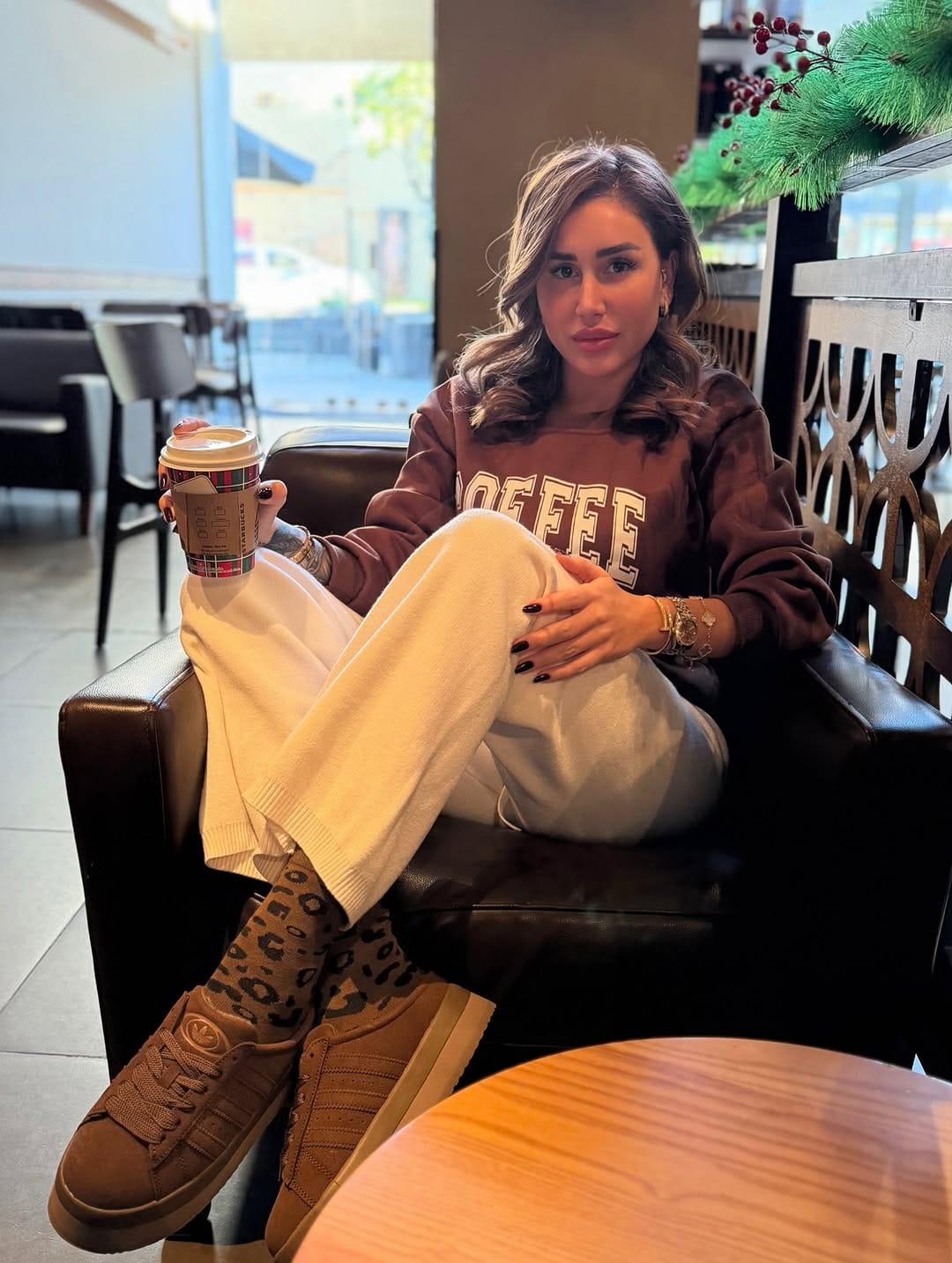 Post 10 by ⋆𝓨𝓸𝓵𝓵𝓪𝓷𝓭𝓮⋆ on Instagram (carousel)