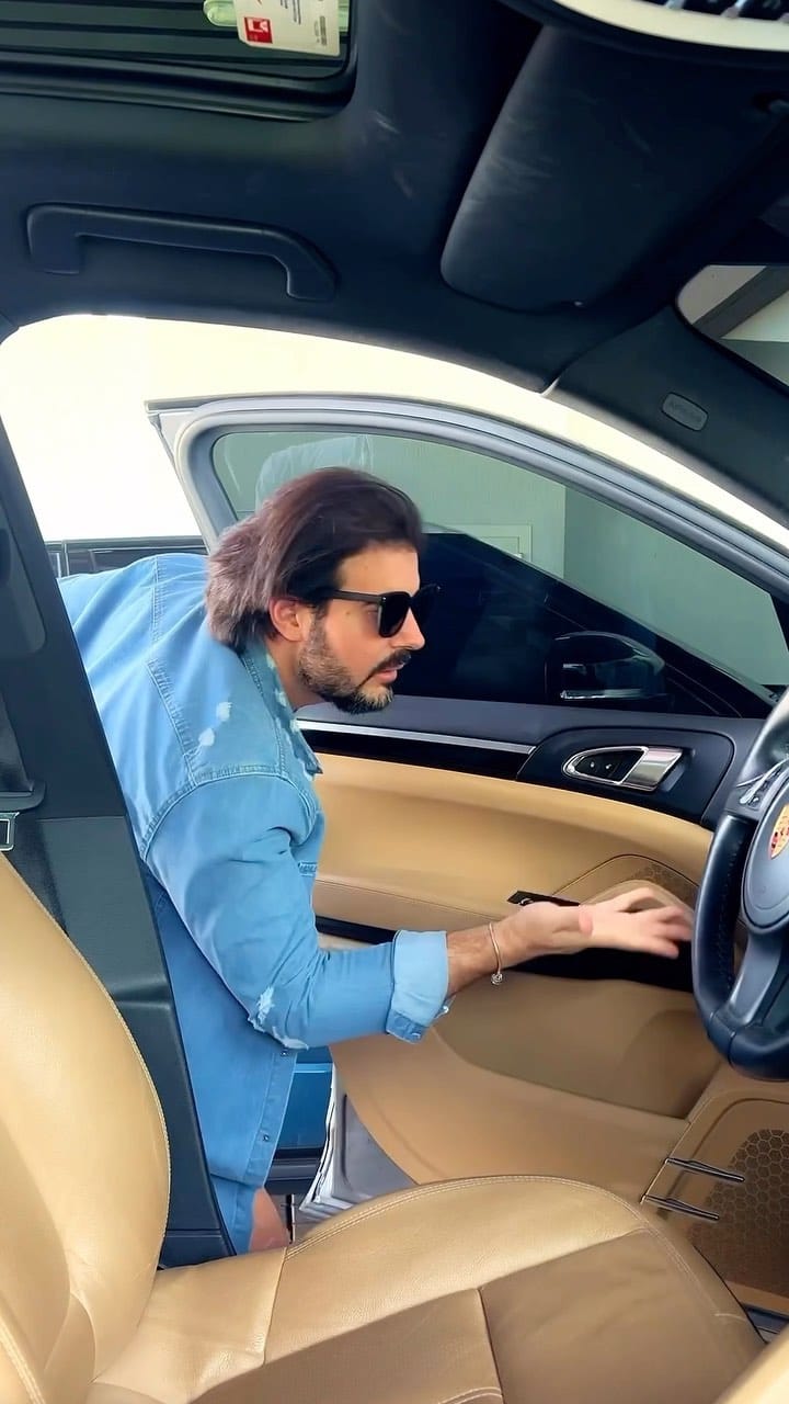 Post 9 by Mohamed Mati on Instagram (video)