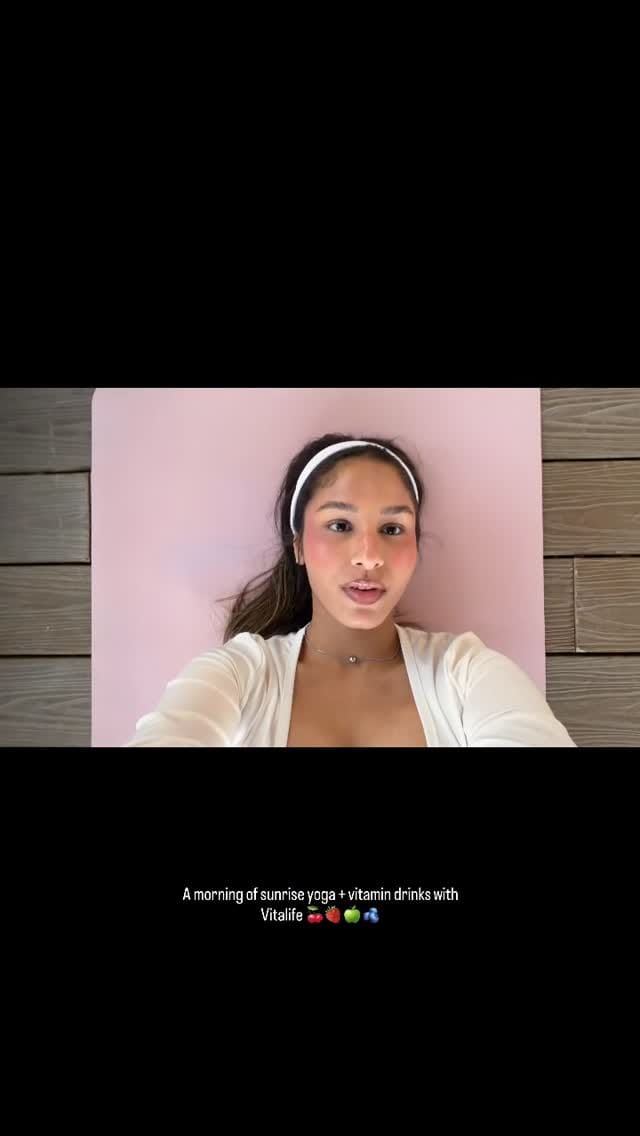 Post 2 by A Y E S H A on Instagram (video)
