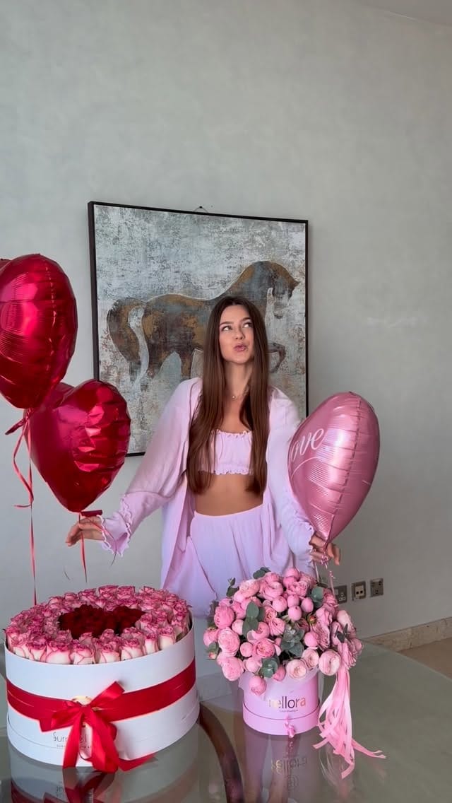 Post 1 by Olga Salyuk on Instagram (video)