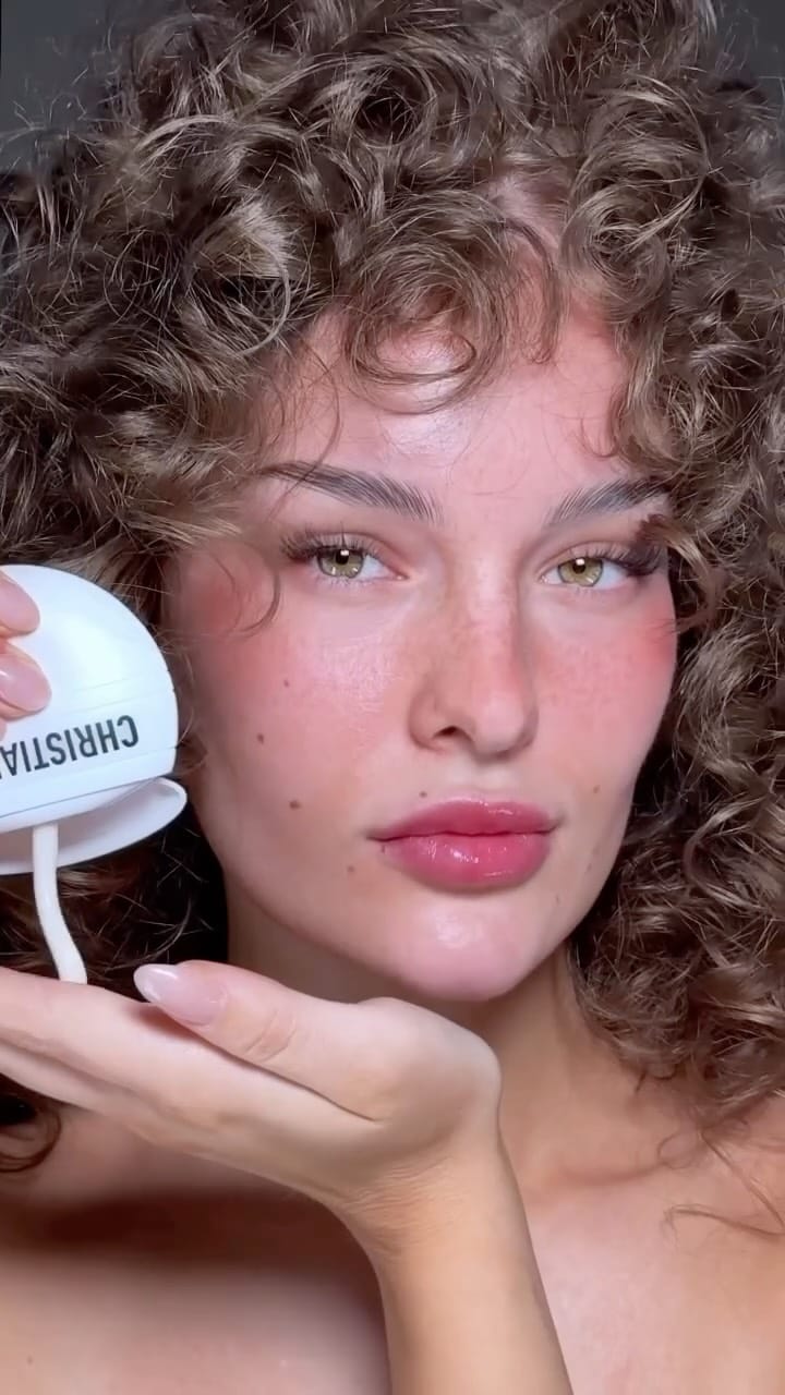 Post 9 by @hamda_makeup on Instagram (video)