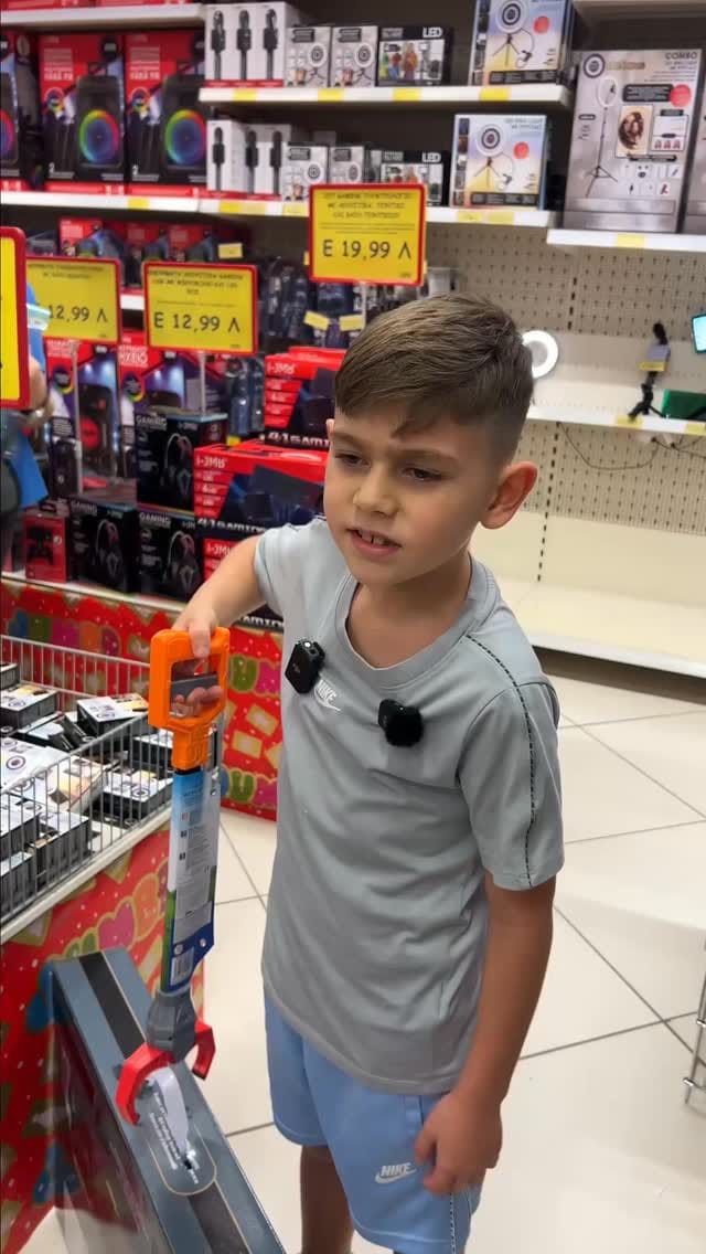 Post 2 by AAAA Crazy kids with Mom&Dad on Instagram (video)