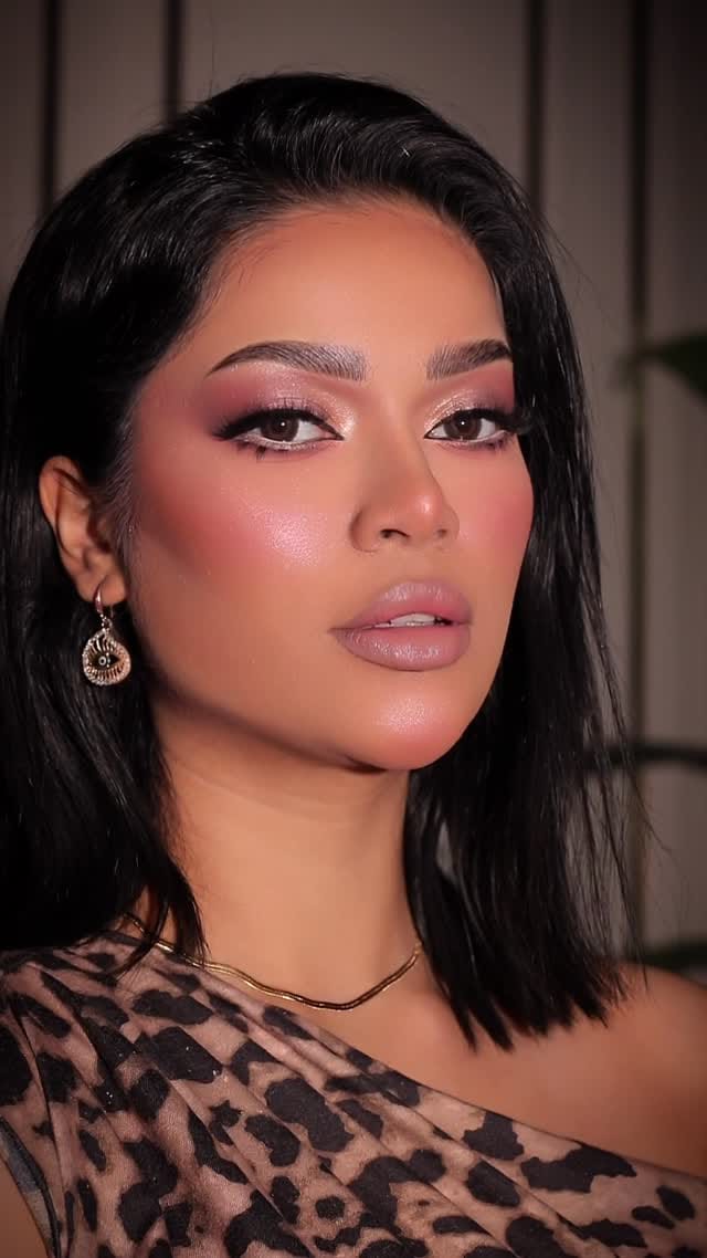 Post 9 by Makeup Artist Eman Alnaqbi on Instagram (video)