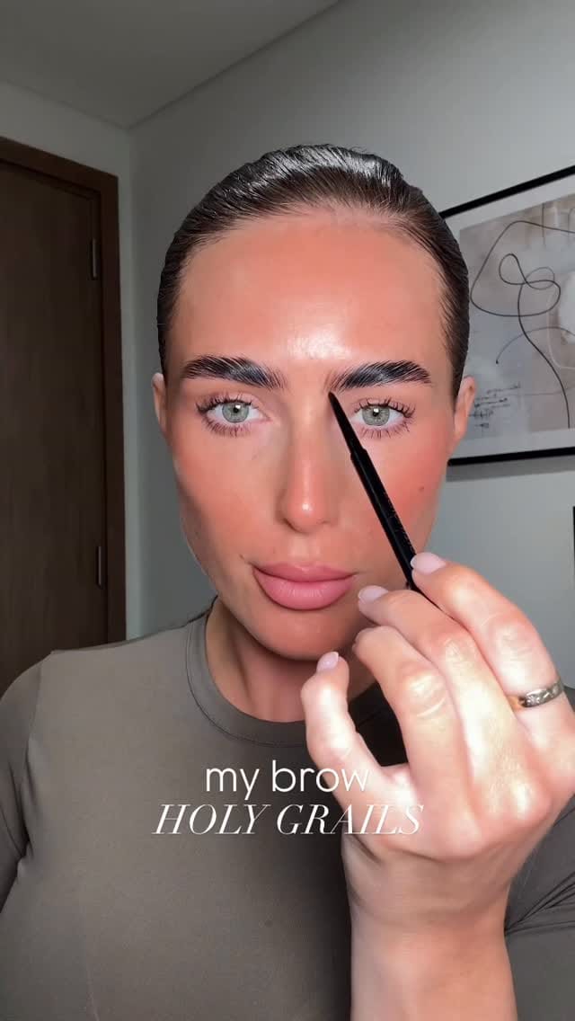 Post 2 by RACHAEL MACKENZIE on Instagram (video)