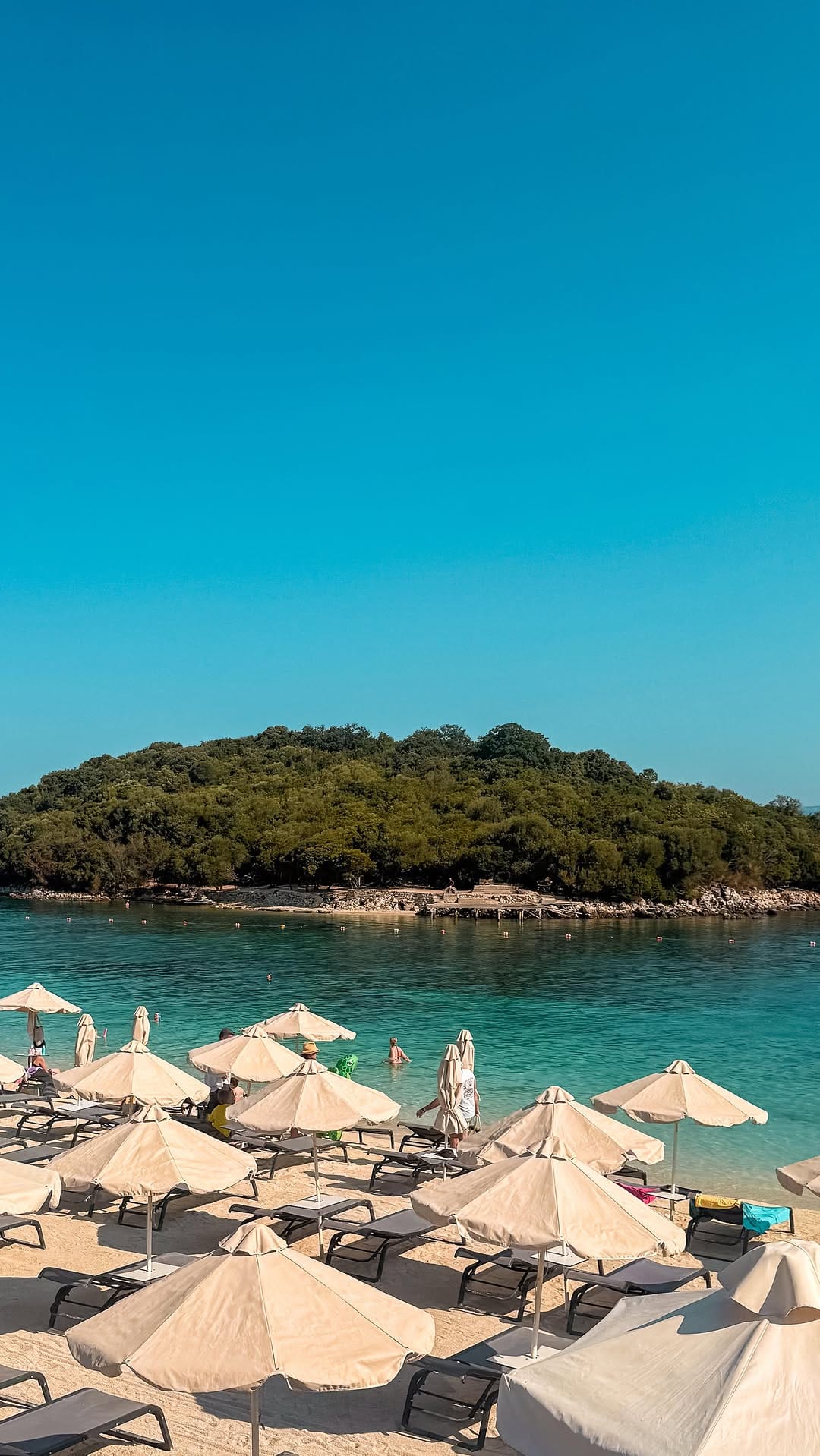 Post 5 by Amy Davidson | Luxury Travel on Instagram (video)