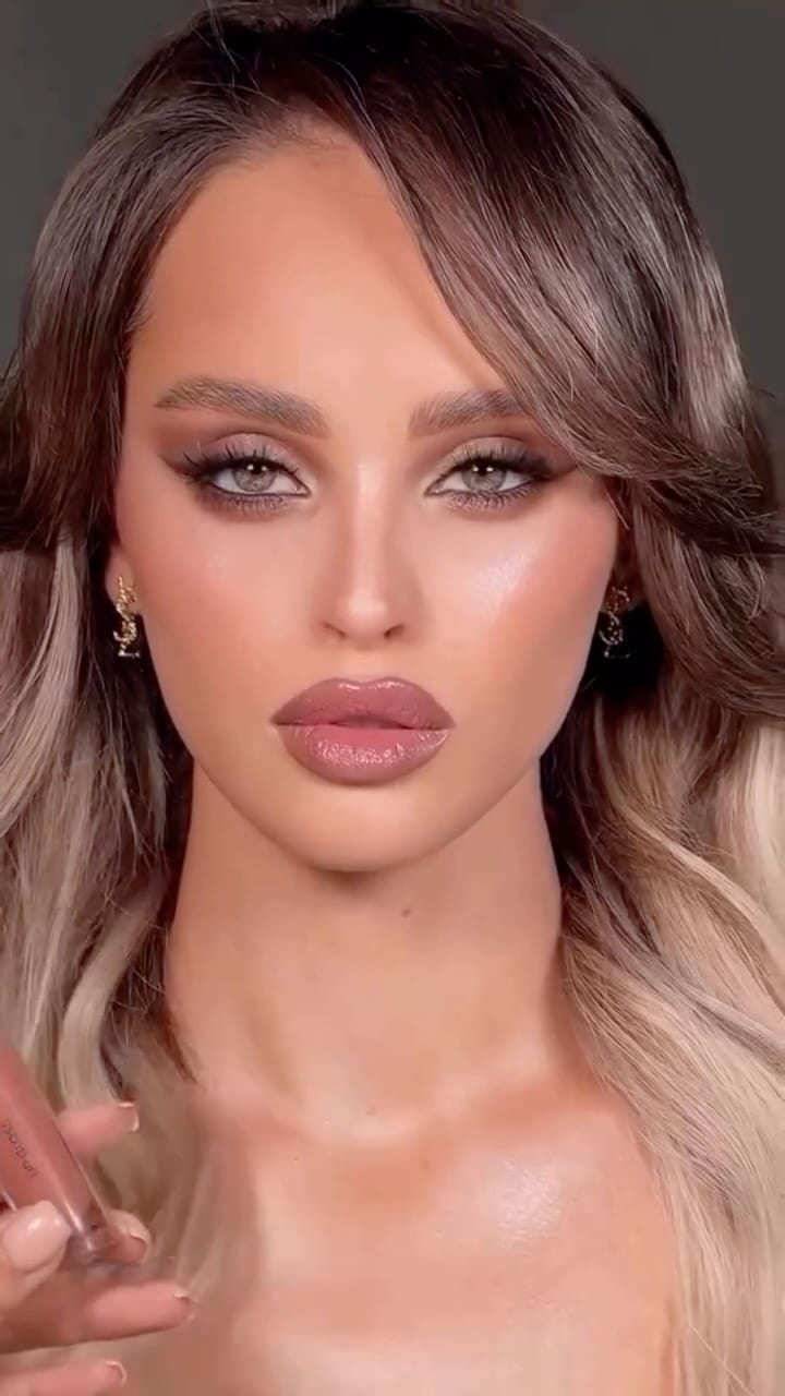 Post 9 by Makeup Course in Dubai 🇦🇪 دورات مكياج في دبي on Instagram (video)